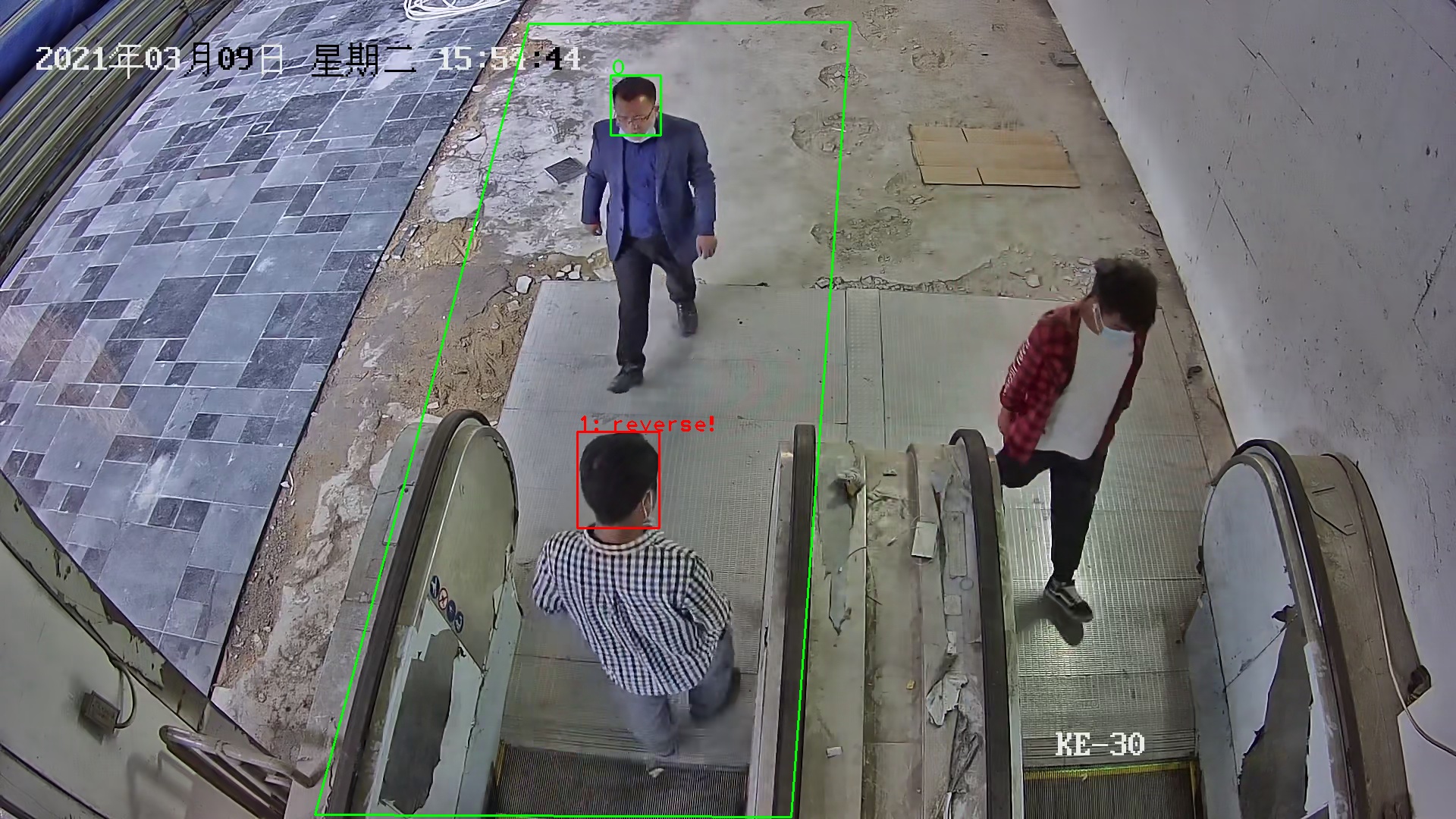 扶梯行人逆行识别-扶梯行人逆行检测识别-鲲云科技