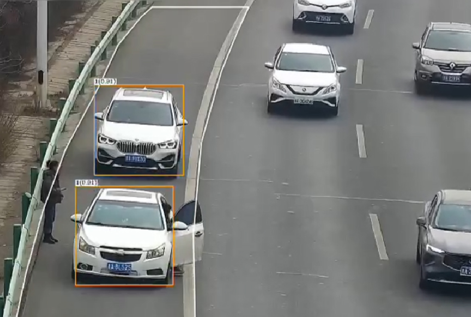 占用应急车道识别